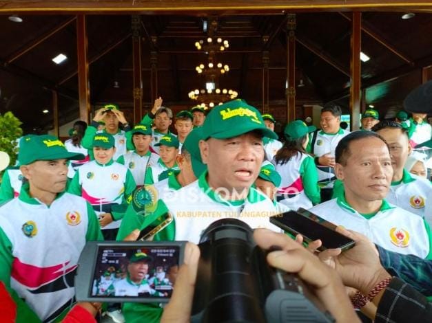 WhatsApp Image 2025-06-24 at 13.01.46 Bupati Tulungagung, H. Gatut Sunu Wibowo, usai melepas kontingen atlet yang akan bertanding di Porprov Jawa Timur IX tahun 2025 di Kota Malang.