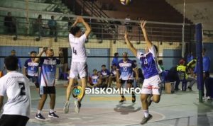 Disnakertrans Kabupaten Tulungagung menggelar kompetisi bola voli "Naker Cup Ke-4" dalam rangka memperingati Hari Buruh Internasional.