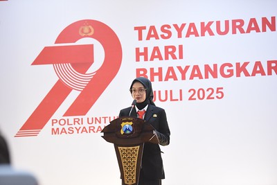 Wali Kota Kediri, Vinanda Prameswati, menghadiri acara tasyakuran Hari Bhayangkara ke-79 yang digelar di Ruang Joyoboyo Balai Kota Kediri.