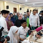 Wali Kota Kediri, Vinanda Prameswati, bersama Wakil Gubernur Jawa Timur, Emil Elestianto Dardak, mendampingi Menko PMK, Pratikno, serta Menteri PPPA, Arifatul Choiri Fauzi, dalam peninjauan Program PKG.
