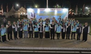 Gubernur Jatim, Khofifah bersama dinkes, serta OPD melepas petugas Yankes Bergerak ke Pulau Sapudi Sumenep di Gedung Grahadi.