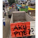 Aksi penolakan MLBB yang digelar oleh sopir truk di Desa Penataran, Kecamatan Nglegok, Kabupaten Blitar, Jumat, 4 Juli 2025.