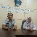 Kepala Seksi Pelayanan Bapenda Kabupaten Blitar, Imam Solichin. (Foto: Achmad Zunaidi/serayunusantara.com)