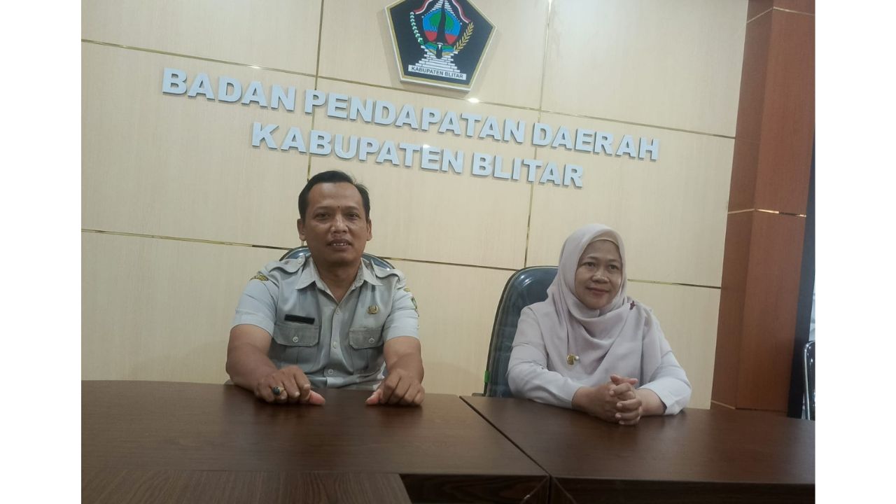 Kepala Seksi Pelayanan Bapenda Kabupaten Blitar, Imam Solichin. (Foto: Achmad Zunaidi/serayunusantara.com)