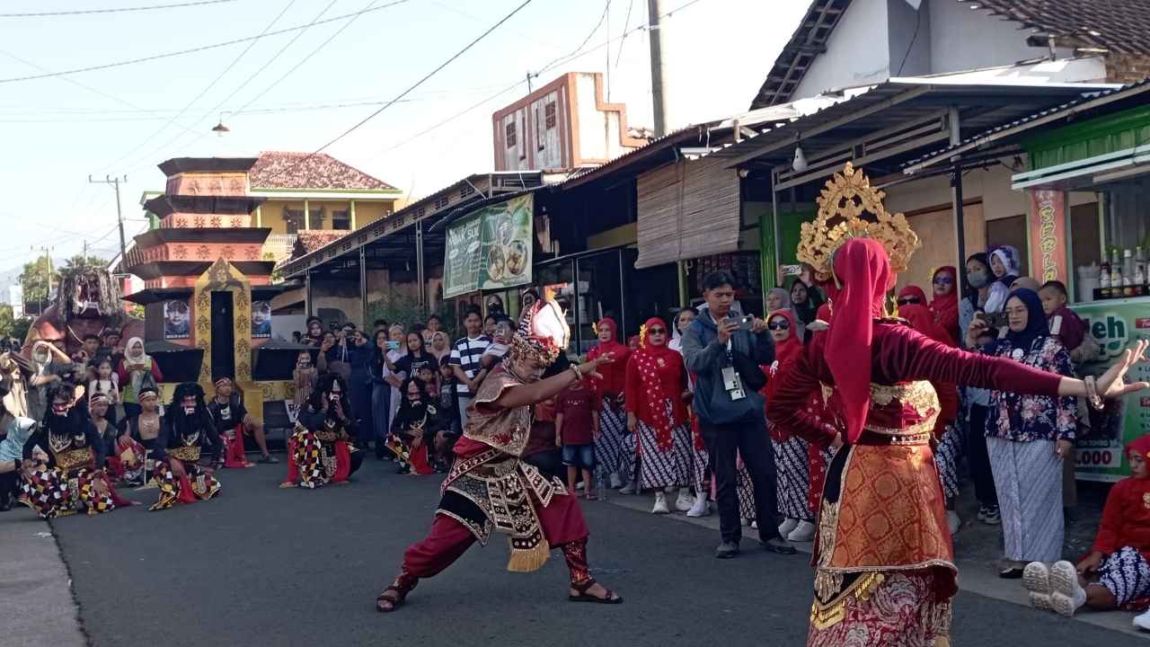 Kirab budaya Desa Ngertos, Kecamatan Ngertos Kabupaten Nganjuk.