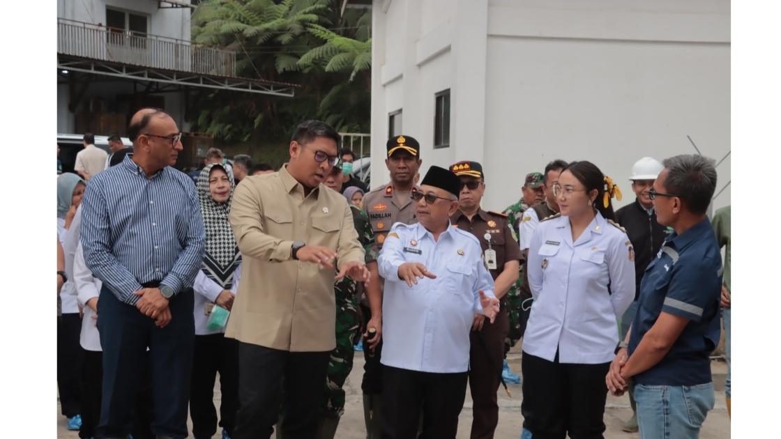 Wamentan RI saat peresmian Instalasi Biogas milik PT Greenfields Indonesia Dairy Farm 2 yang berlokasi di wilayah Kabupaten Blitar, Rabu, 30 Juli 2025.