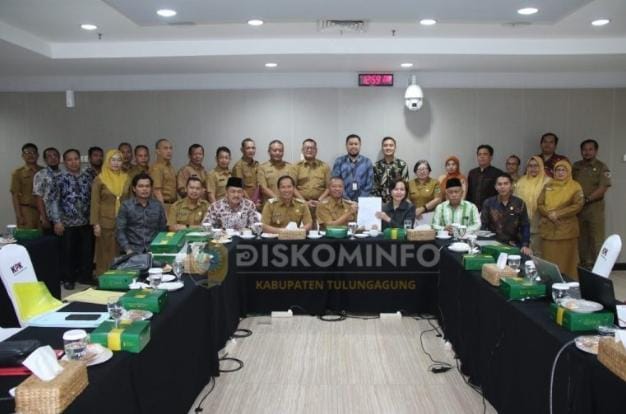 Bupati Tulungagung, H. Gatut Sunu Wibowo, beserta Wakil Bupati H. Ahmad Baharudin, SM., turut serta dalam rakor yang diselenggarakan KPK RI di Jakarta.