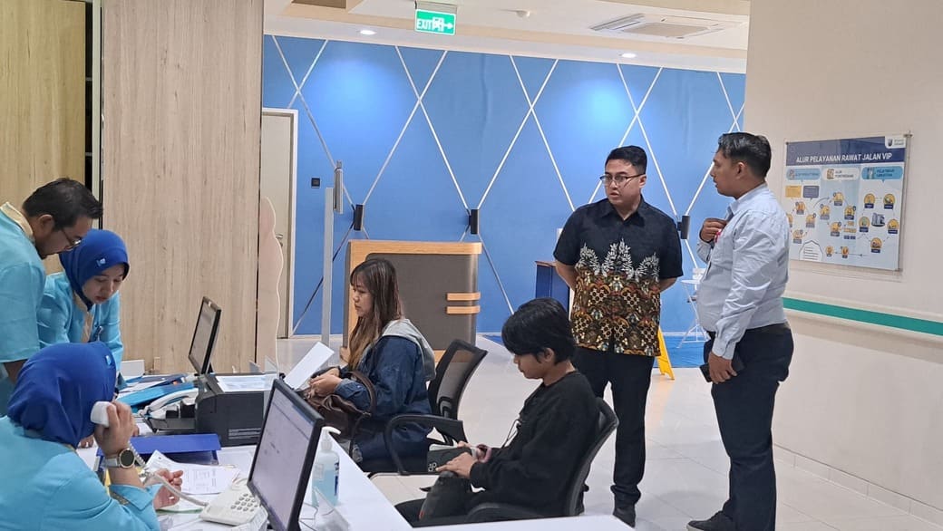 PT KAI (Persero) Daop 8 Surabaya memberikan pendampingan kepada dua penumpang KA Sancaka relasi Yogyakarta–Surabaya Gubeng yang menjadi korban dalam insiden pelemparan batu.