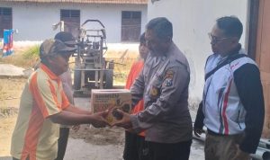 Polres Kediri Polda Jawa Timur menyalurkan bantuan berupa sumur bor dan mesin pompa air untuk Musala Nurul Hikmah di Dusun Suwaluh, Kabupaten Kediri.