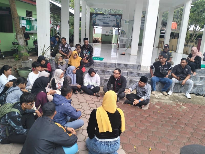 Wakil Ketua DPRD Jatim, Deni Wicaksono saat bertemu siswa SMAN 1 Kampak Trenggalek.