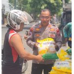 Kapolsek Tulungagung Kota AKP Puji Hartanto dalam GPM di halaman Mapolsek Tulungagung Kota.