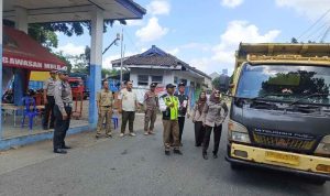 Pemeriksaan di Pos Pantau (10), Sub Terminal Barang Kelruhan Kademangan. (Foto : Achmad Zunaidi/serayunusantara.com)