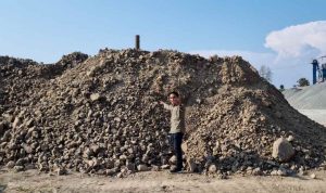 Salah satu stone crusher di Sumberagung, Tulungagung yang disidak LKHN.