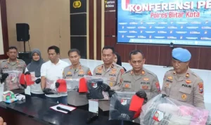 Aparat-Polres-Blitar